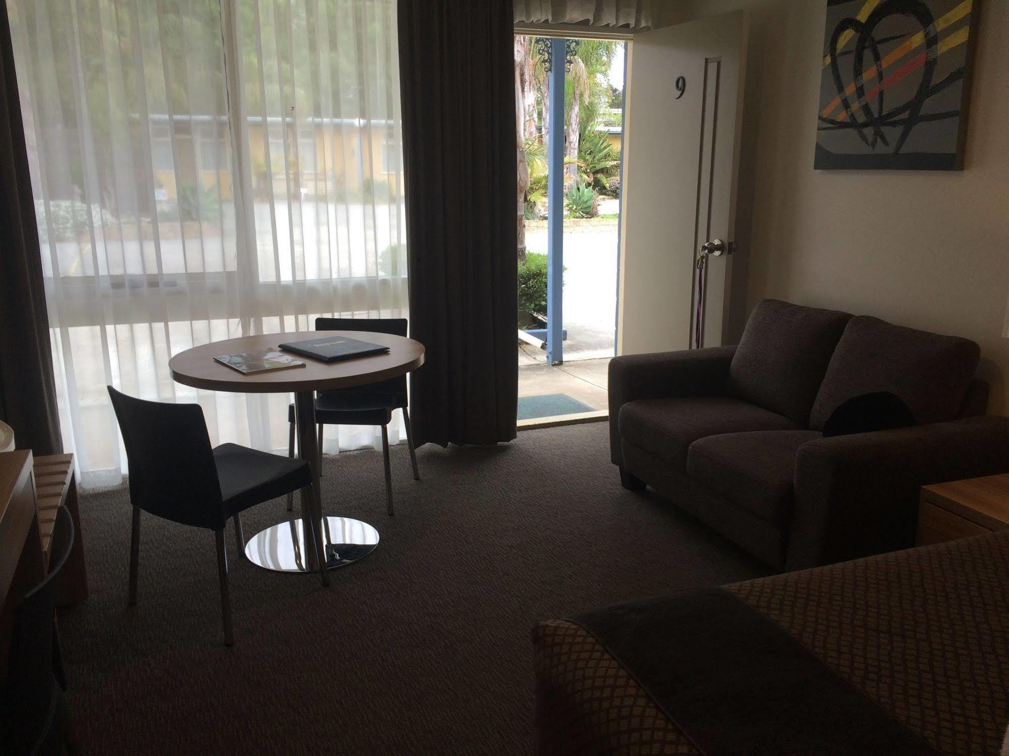 Seahorse Motel คาวเวส ภายนอก รูปภาพ